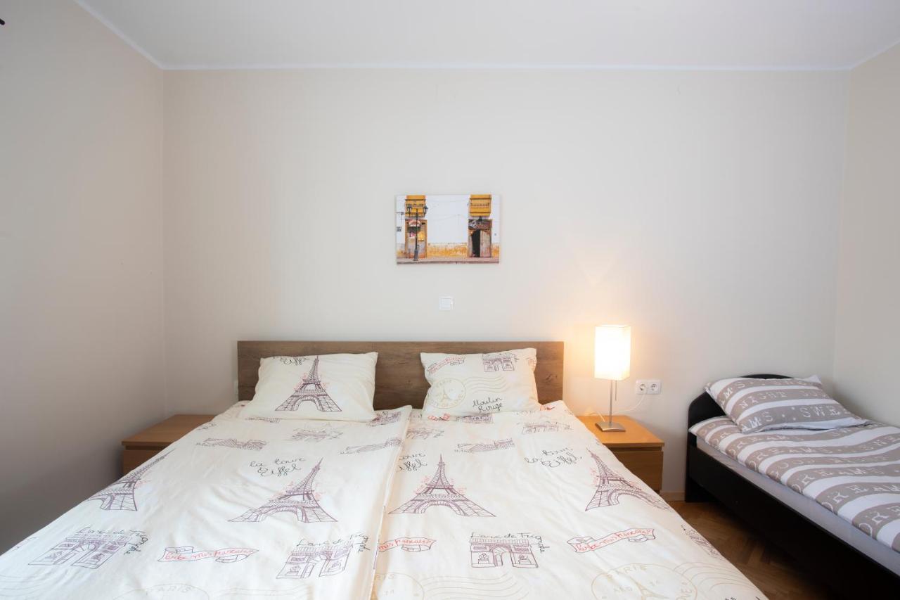 Apartment Rozalija Zirovnica Exteriér fotografie