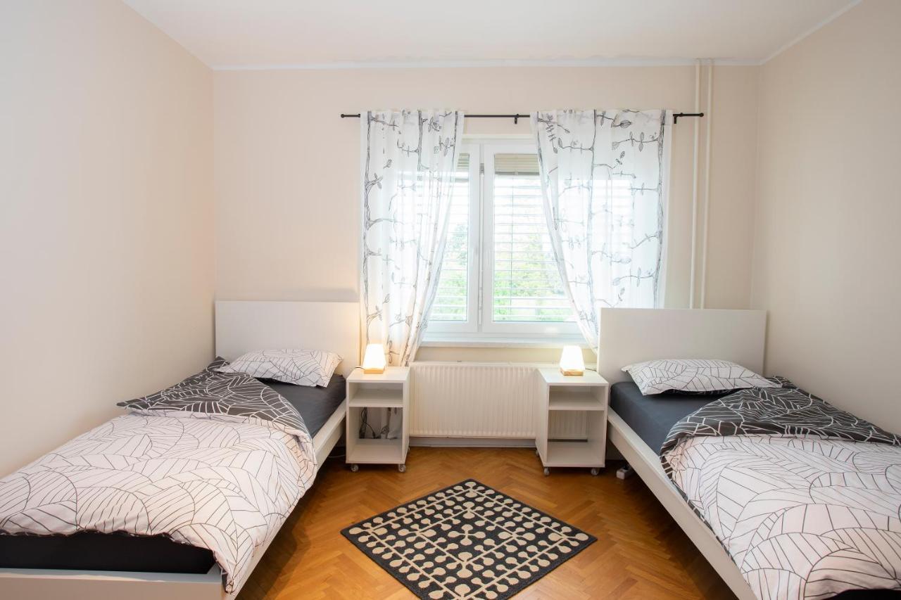 Apartment Rozalija Zirovnica Exteriér fotografie
